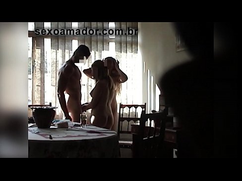 ❤️ Inimbitahan ng mga sex friends ang isang higanteng lalaki at isang threesome kasama niya ❤❌ Porn video sa tl.analpics.ru